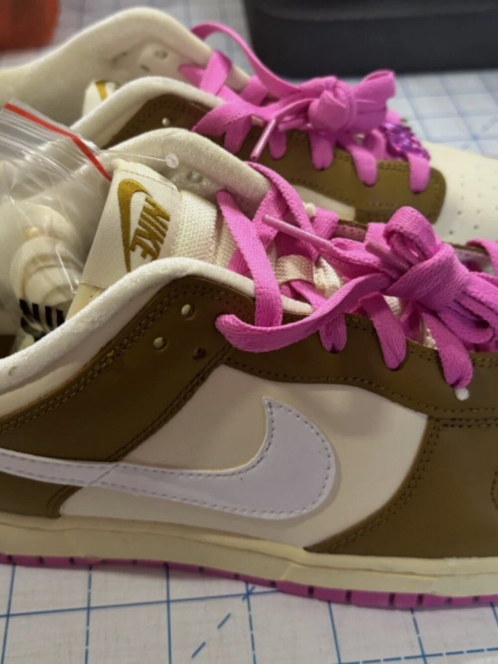 Nike Dunk Low SE Just Do It Bronzine Pink Women’s Size 11 New W/O Box - Picture 3 of 5